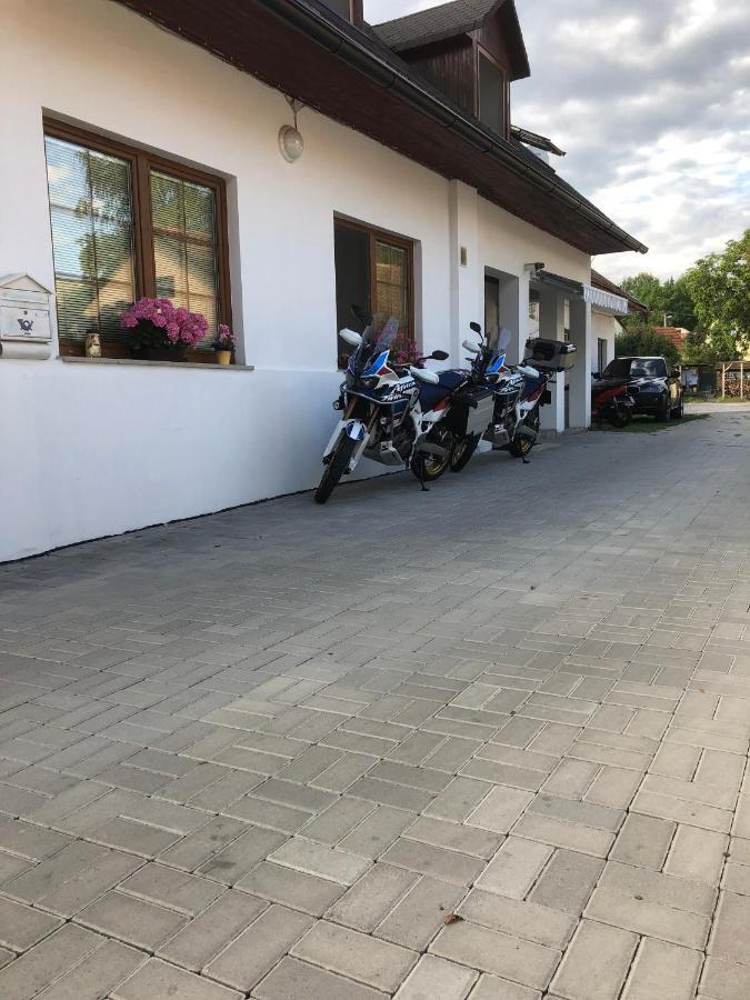 Penzion Pod Zamkom Бойнице Экстерьер фото