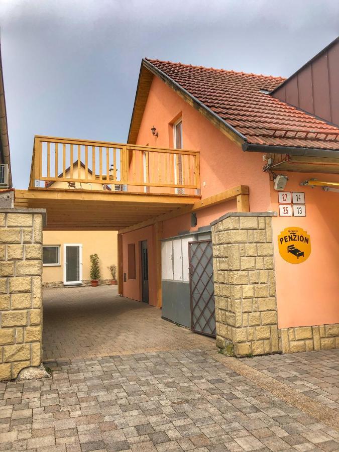 Penzion Pod Zamkom Бойнице Экстерьер фото